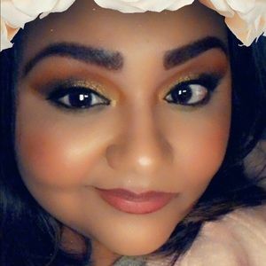 Meet your Posher, Leticia